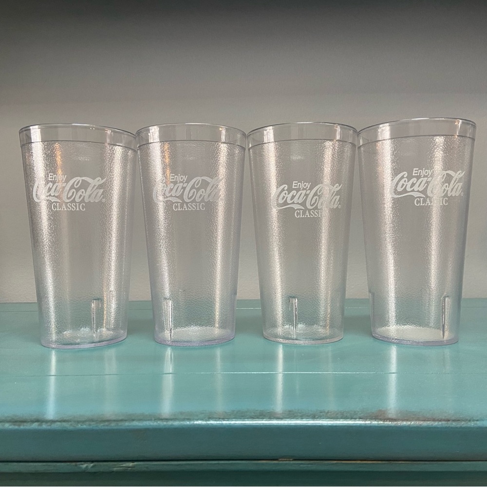 Set of 4 Coca-Cola drinking glasses⭐️
